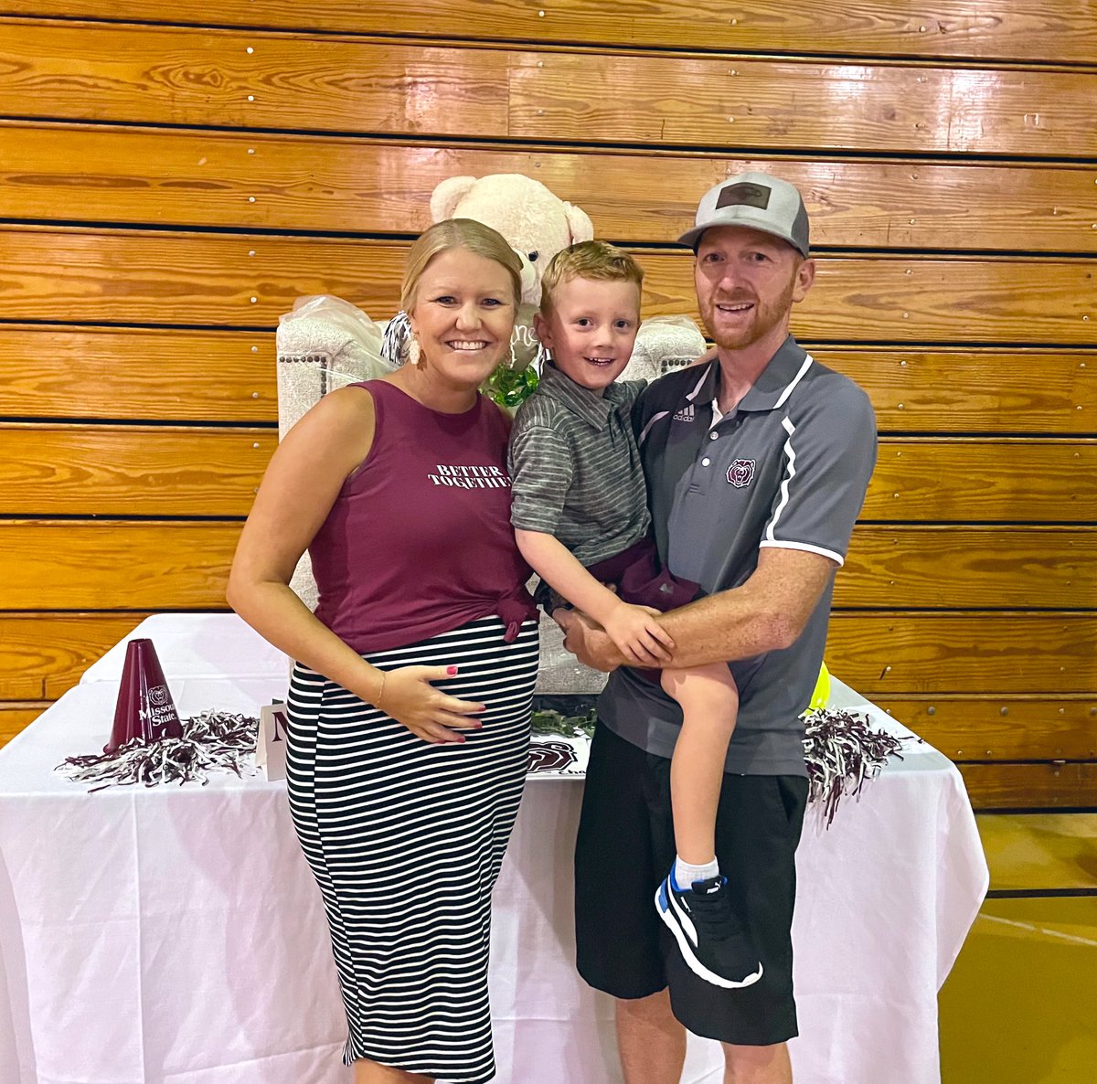 MrsWrite31's tweet photo. Fun night supporting @MissouriStBears #sneakersoiree #bearup https://t.co/YhTgjyo2Mx