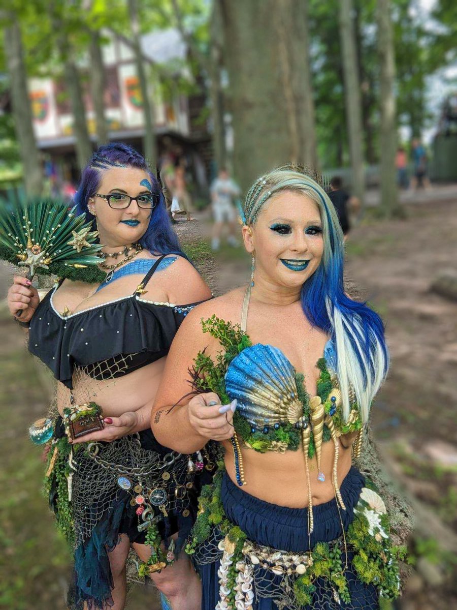 LessOfChickadee's tweet image. 