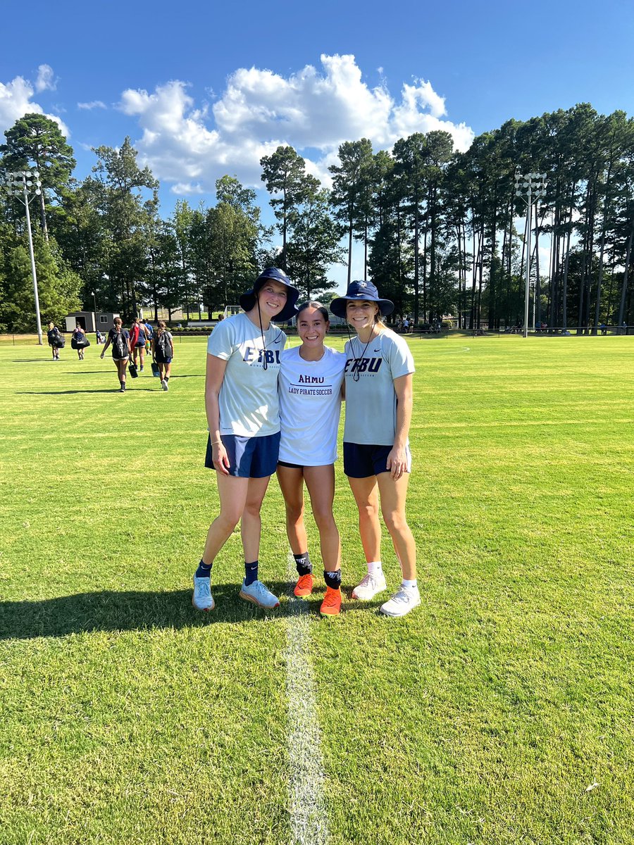 v_morales14's tweet photo. Had an amazing time at @ETBU_WS today! Loved the coaches and players!! Can’t wait to come back to watch a game!! #GoTigers https://t.co/0fNBv7cMwZ