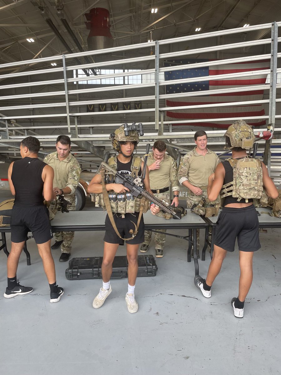 NHSRaidersFB's tweet photo. TBT (on a Saturday)—to that time we had the unique opportunity & pleasure to visit @Hurlburt_Field & the 1st Special Operations Wing AND compete 7-on-7 with our @BigGreenIndian neighbors for some amicable competition! #GRATITUDE #AnyTimeAnyPlace #CommitToTheFlag #ONE 🪶🏈🏴☠️🙌🇺🇸 https://t.co/W8FBvdQEHy
