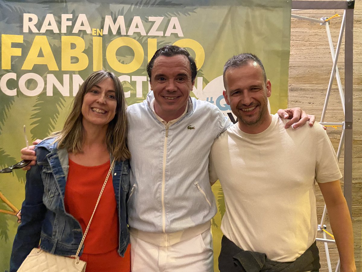 sbernues's tweet photo. Espectacular #fabioloconection @rafamazactor Una gozada de show! https://t.co/JzHO2aemCr