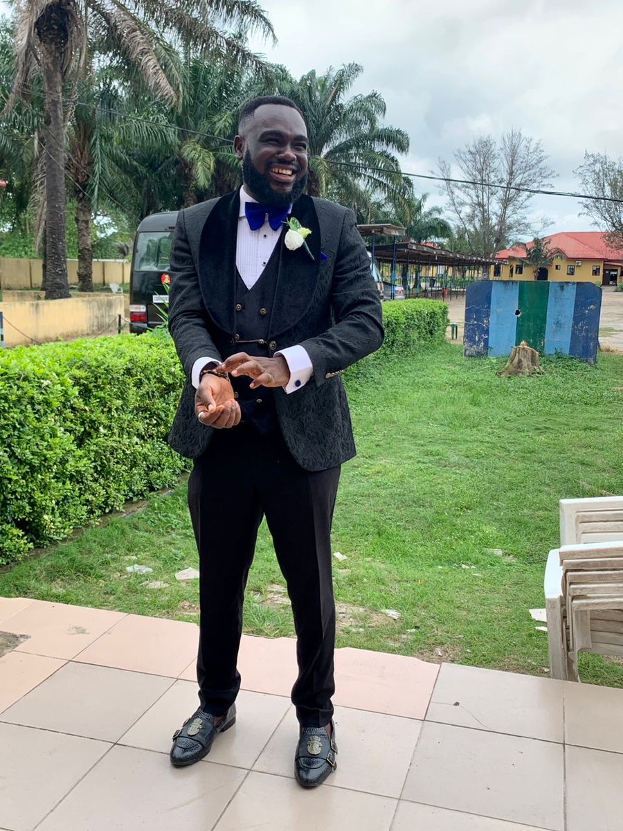 jollofdaddy's tweet photo. Every bad boy needs a little love. ☺️

#OfficialJollofDaddy.
#14carats.
#BestmanDuty. https://t.co/TQP8Z22dMg