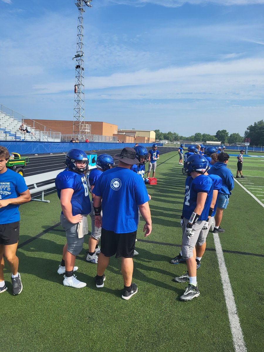 Was able to catch the LC-Defiance scrimmage today. <a href="/LibertyCenterAD/">Liberty Center Athletics</a> <a href="/DefiBulldogs/">DefianceAthletics</a> Some hard hitting made it feel like week one is here! My biggest takeaways are that LC's o-line/D-line is deep and physical. Defiance defense really flies to the ball and pursue well.