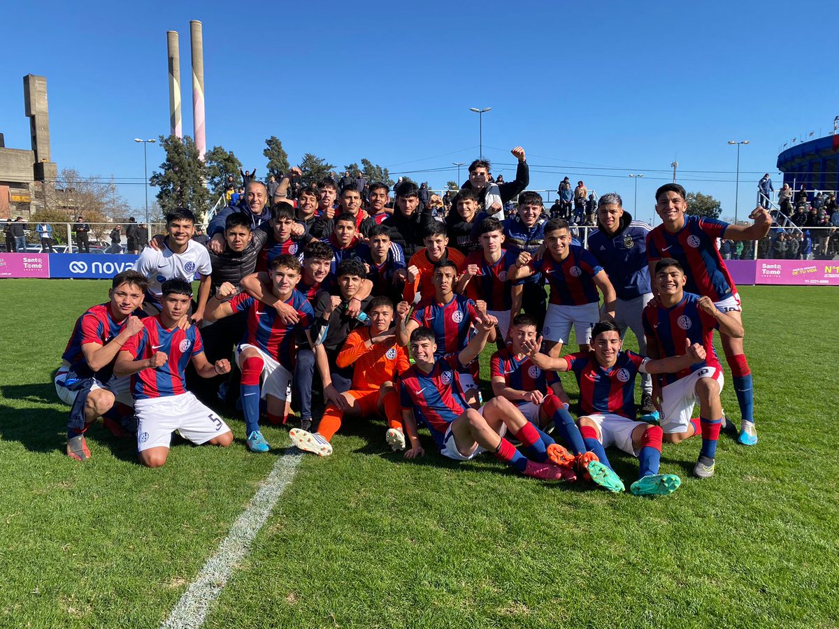 Buenasysantasok's tweet image. #JuvenilesSL 🔴🔵⚽️ 🆚 Boca Juniors:

🏟️ Ciudad Deportiva 
#7ma: 2-1 (Salinardi y Blanco) 
#8va: 2-1 (Ojeda y Calgaro)
#9na: 0-1

🏟️ En Ezeiza  
#4ta: 0-0
#5ta: 0-2
#6ta: 1-2 (Martin)
#VamosCiclon
#VamosLosPibes