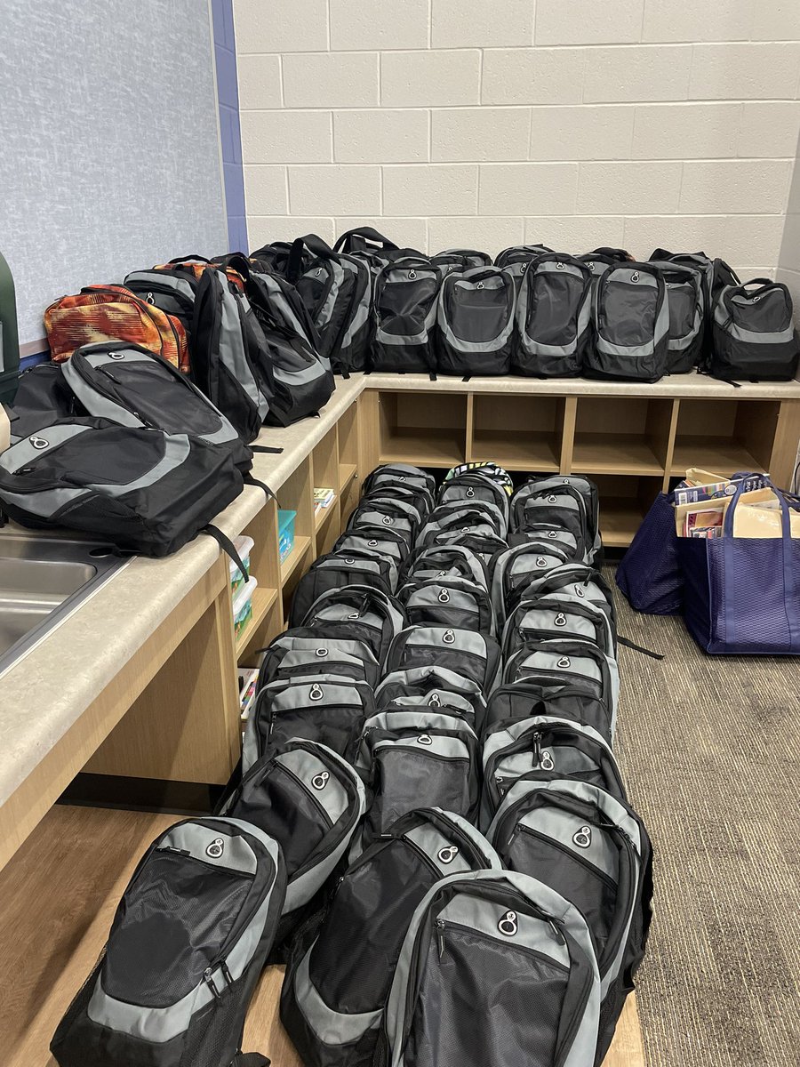 BradleyCISD's tweet photo. So honored to host BE Blessed backpack day and thankful for the donations! Our Bears will appreciate the stuffed backpacks and delicious snacks!!! BE Blessed will donate 1100 full backpacks to 14 CISD schools just in time for the first day! Thank you for your heart! 💙🐻💙 https://t.co/6KiHGDAGLE