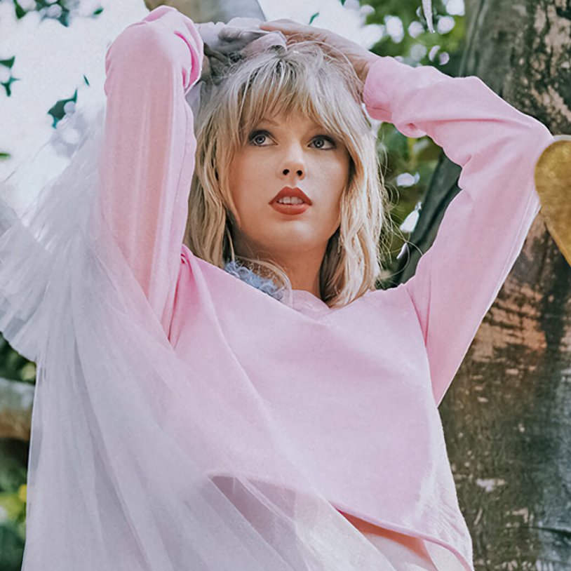 sboficial's tweet photo. MÃE! Taylor Swift autorizou que "seven" tocasse em Heartstopper pelo grande significado da cena e não cobrou nada por isso, revela produtor:

"Ela apenas achou a cena linda e nós fizemos acontecer."
