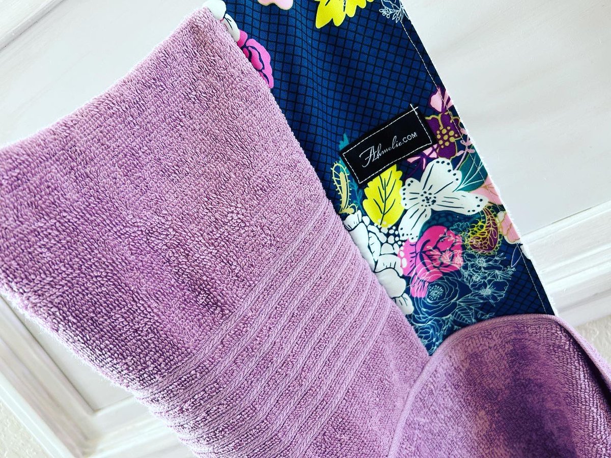 Ahmelie's tweet photo. Flowerdrama hooded towel in Lavendar. Lightweight and ready for the beach. 🌊

#hoodie #beach #hoodedtowel #pooltime #lakeside #boating #swimming #toddlerlife #babygift #handmadewithlove #ahmelie https://t.co/Bi0iEaurqg