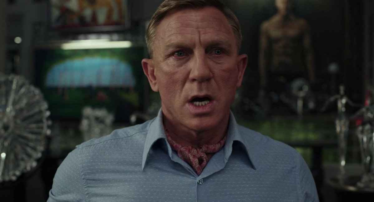 Glass Onion Minute tweet media