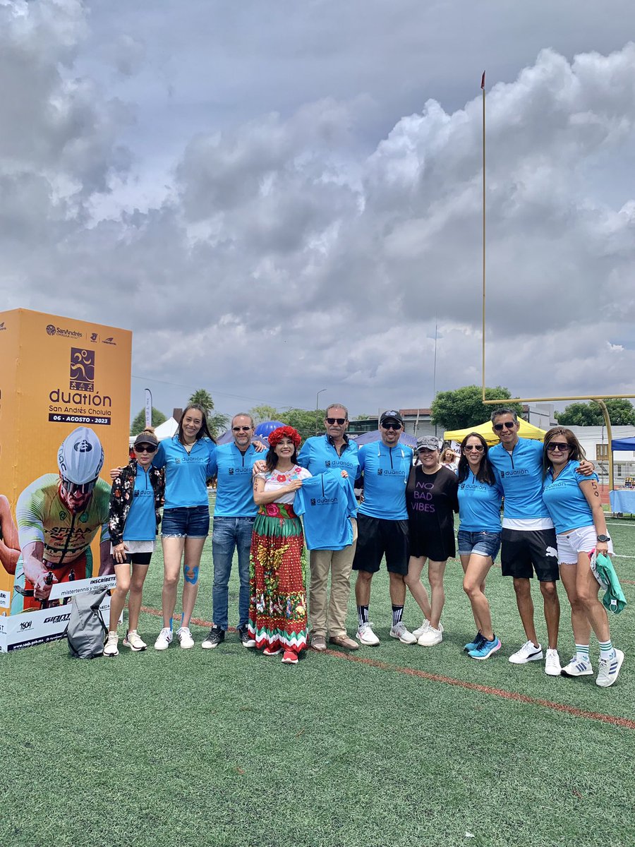 Julieticious23's tweet photo. #EntregaDeKits Ya huele a #DuatlónPuebla modalidad #relevos #femenil con mi concuña Gloria 🚵🏻♀️ ✨
🤪 Estoy nerviosa! Yo correré 5K ella 20K ciclismo y yo 2.5K
Deséenos suerte para mañana 🍀 por fis!
✅ Gracias @Mistertennis & los hermanos Jiménez por su invitación! https://t.co/7lN0aO16aA