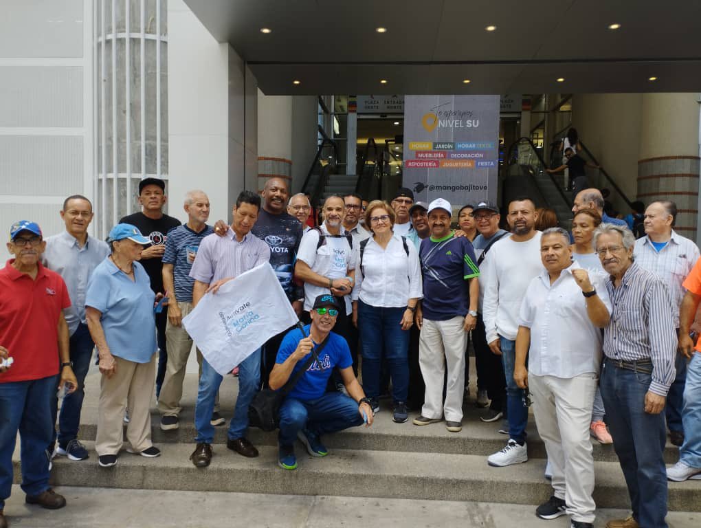 MariaCorinaYA's tweet photo. Caracas también llevó el mensaje de libertad a La Candelaria. https://t.co/1GKO2LHWUb