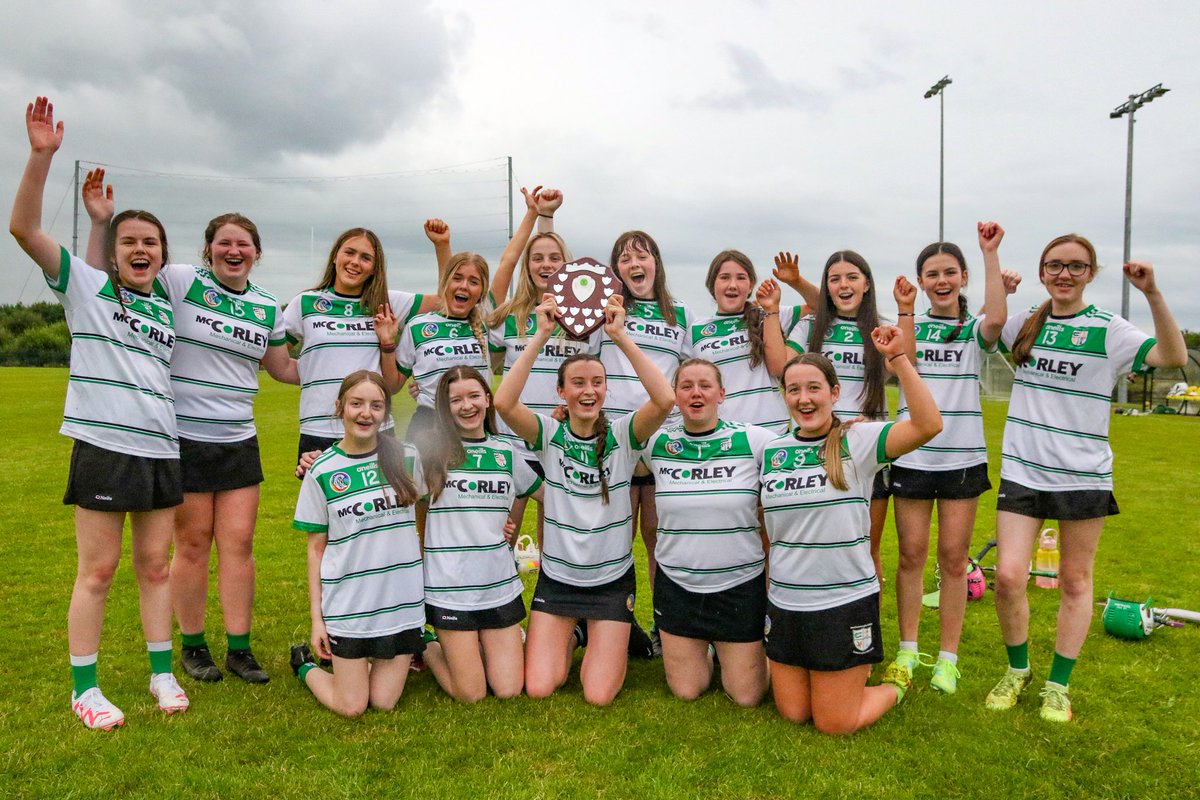 CarginCamogie's tweet photo. Legends!! 

League champs 💚

Well done Minors!!! https://t.co/vbLt4uzzc6