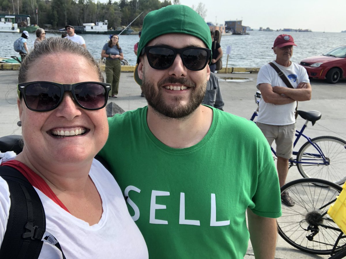 What are the chances; #greencollar <a href="/Athletics/">Athletics</a> fans in #yellowknife!?!? 💛💚⚾️🐘