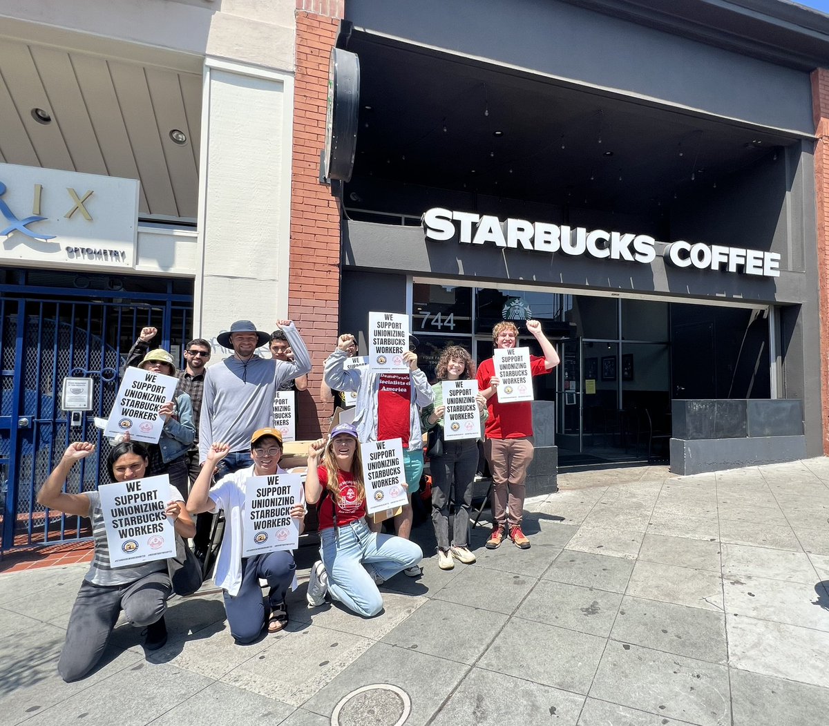 DSA_SF's tweet photo. Out canvassing today to support the 9th &amp; Irving Starbucks workers’ union campaign ! 💪@SBWorkersUnited #unionyes https://t.co/2qDMIekn6V