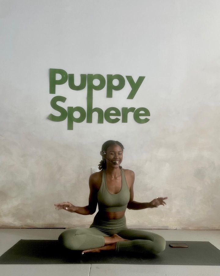Jud_aye's tweet photo. Teaching 🐶 yoga with the puppy sphere https://t.co/jHdbdyfmIb