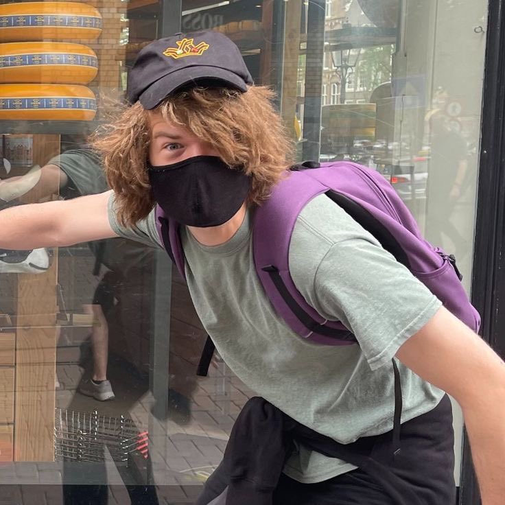 bootwtcamp's tweet image. ↳ @Falling_Fork you’ve been invited to learn to make friendship bracelets by yourself !