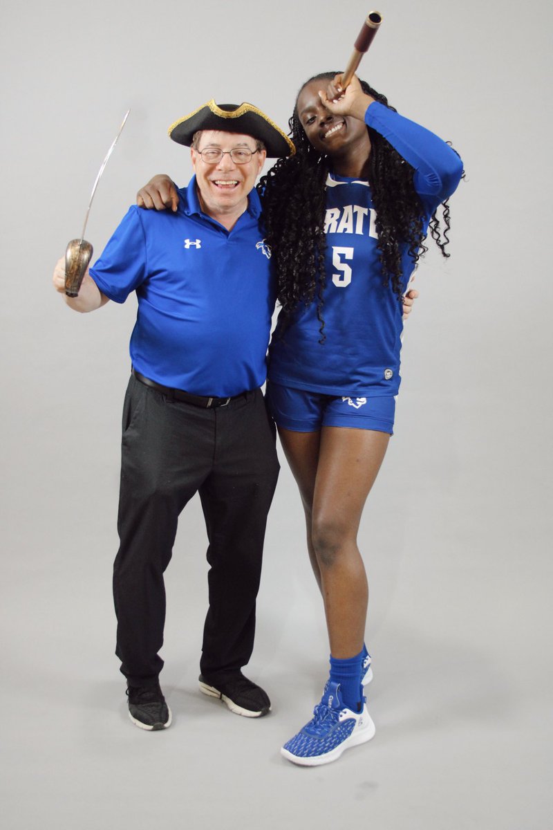 JakahlaCraft's tweet photo. Thank you @SHUWBB for the amazing official visit! I had an amazing time with @TonyBozzella, @Simmons_CoachDi, @CoachCC_ and the team :) https://t.co/FXUZ7Xtm6P