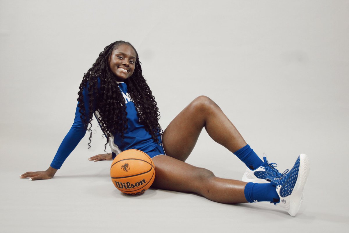 JakahlaCraft's tweet photo. Thank you @SHUWBB for the amazing official visit! I had an amazing time with @TonyBozzella, @Simmons_CoachDi, @CoachCC_ and the team :) https://t.co/FXUZ7Xtm6P