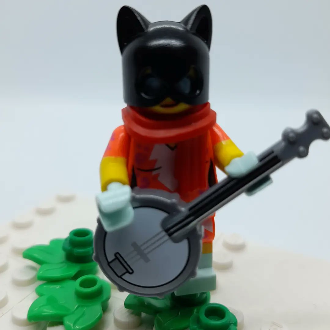 mog21's tweet photo. #HappyBirthday to the #British #illustrator of #cats Louis #Wain born #OTD 5 August 1860 here's #Funiculi #Funicula reinterpreted in @LEGO_Group after original @V_and_A #louiswain #funiculifunicula #cat #banjo #Caturday #musician #britishart #illustration #arthistory #LEGO https://t.co/kx3Rwwe3pE