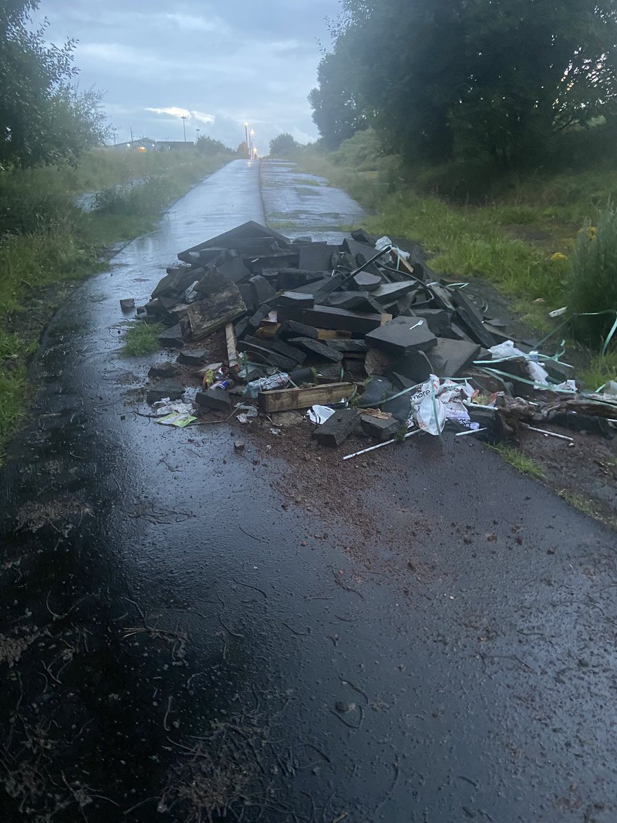 GemmaCoyle7's tweet photo. it’s sad that it has came to this but @GlasgowCC @MyGlasgowCC has let our community down again as tomorrow is our cowlairs event and parade haven’t clean anything up they have promised for weeks we’ve had to turn to twitter to see if they could do it https://t.co/BdzaEof2Gr