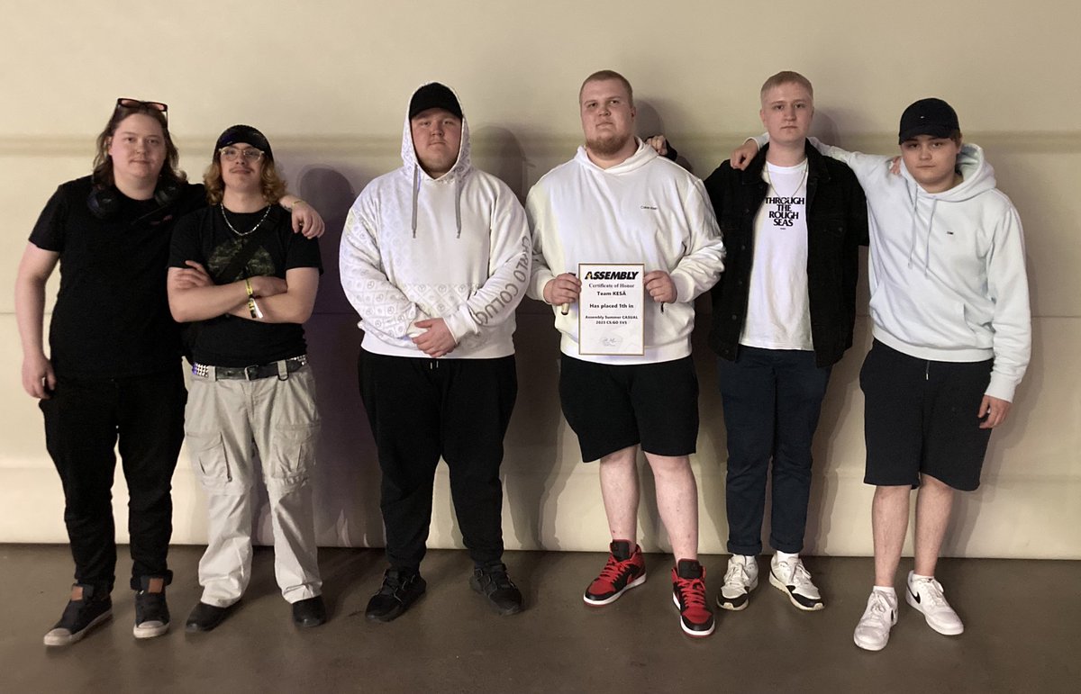 KESÄ ☀️ tweet media