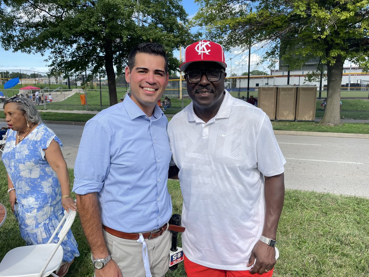 KCTV5 is out at the Heart of America Hot dog Fesitival. The event benefits the Negro League Baseball Museum. We’ll hear from NLBM president Bob Kendrick tonight! @KCTV5