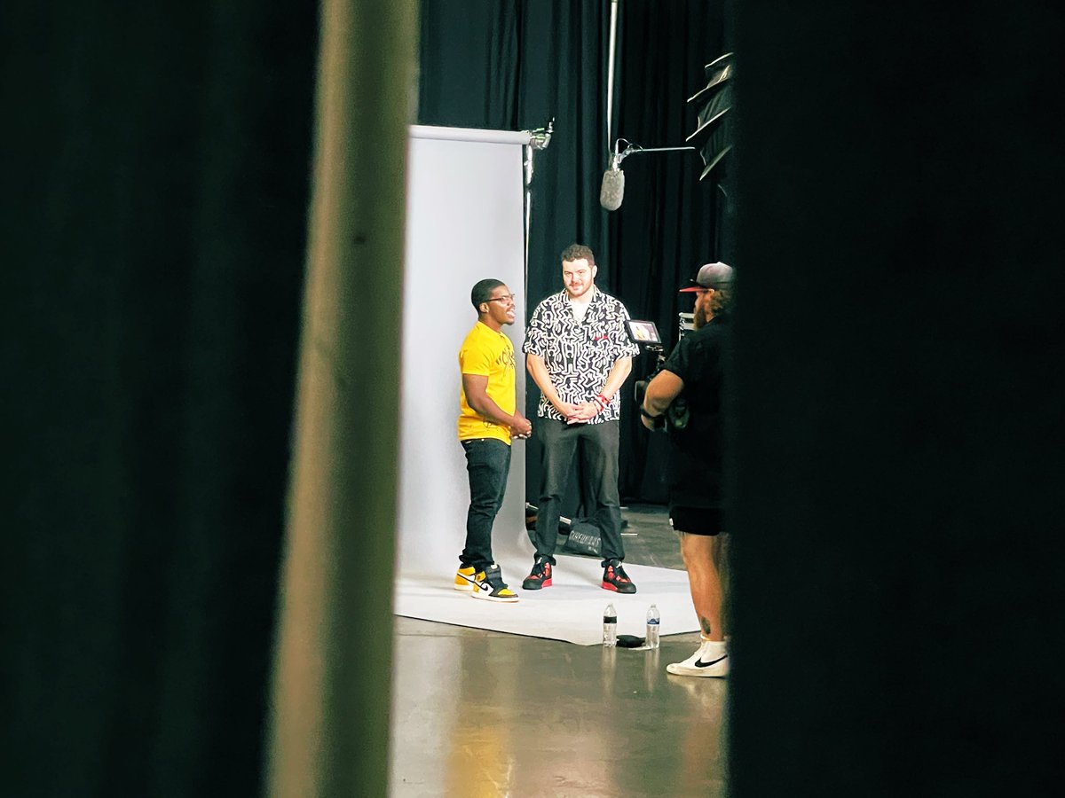 IM_PERIL's tweet image. Snuck a pic of @AlexMyersFGC and @RobTeeVee being esports.