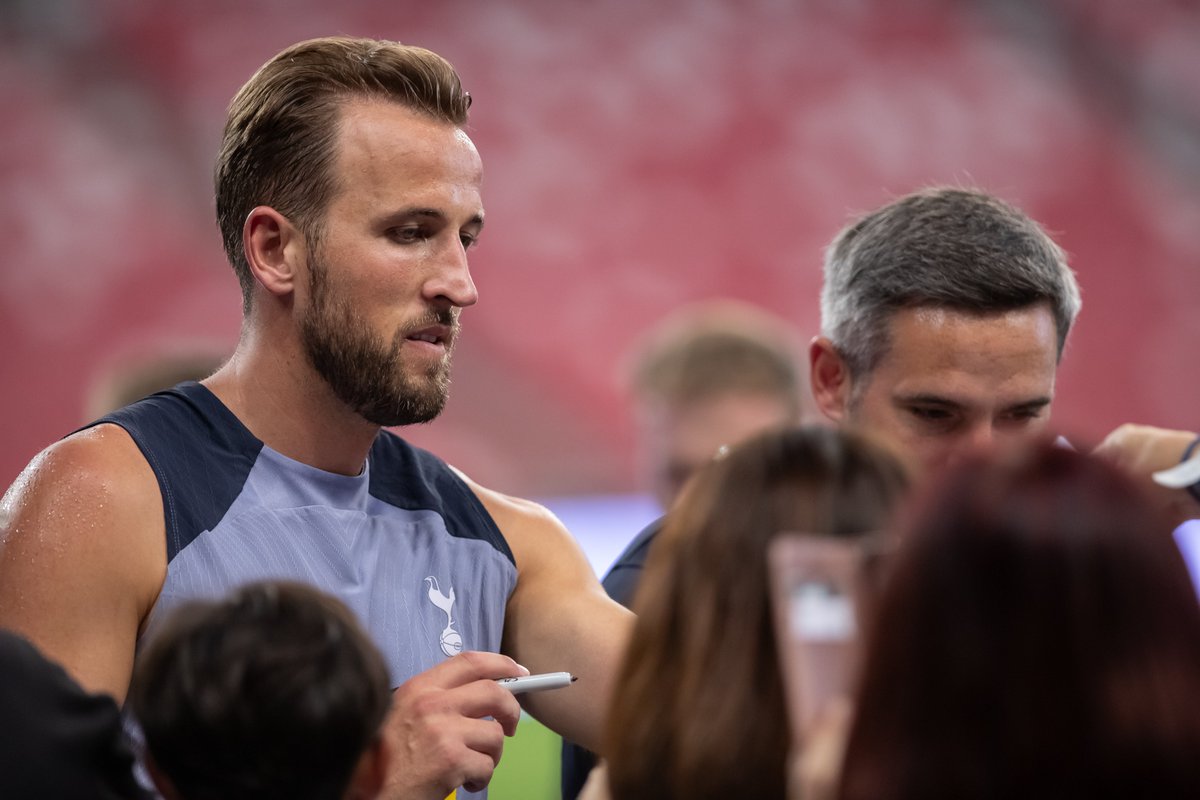 Harry Kane has no intention of signing a contract this summer but it is understood he would prefer Spurs to receive a fee when he moves.

<a href="/MailSport/">Daily Mail Sport</a>