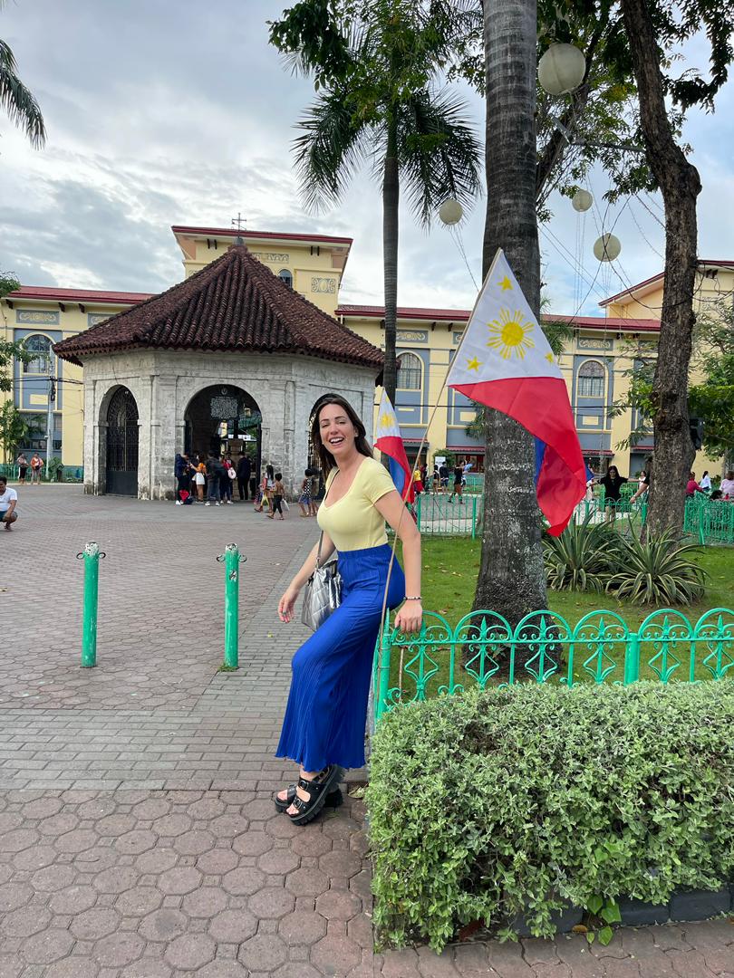 Filipinas es el sueño de todo turista: tiene playas de arena blanca, aguas cristalinas y paisajes de ensueño. Lo mejor de todo es que puedes encontrar alojamiento desde $10 la noche y comidas desde $4 el plato 😍🙌