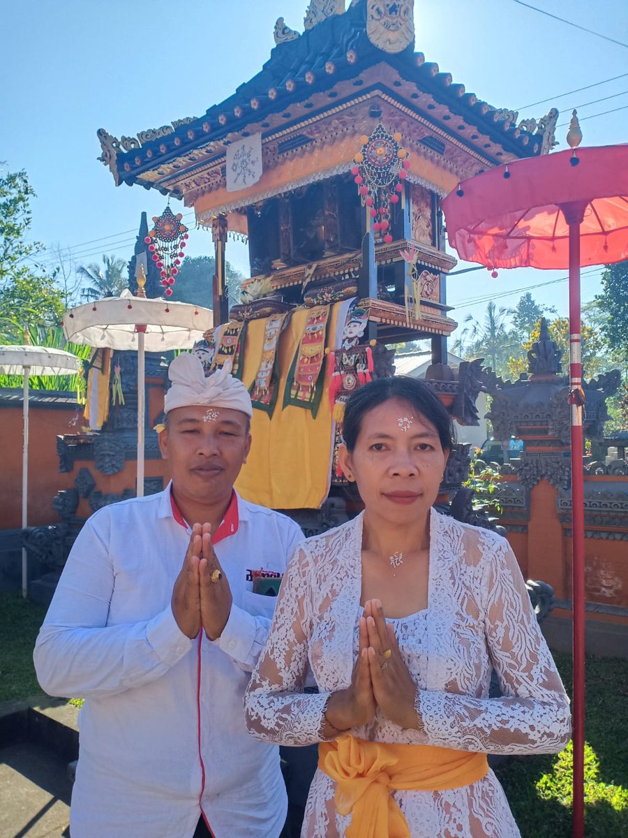 wynaman's tweet photo. selamat Galungan umat sedharma... https://t.co/SP429KcqoA