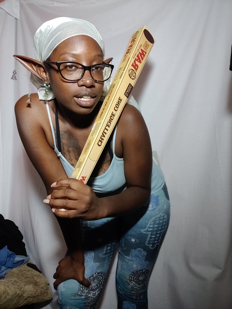 BabyBrownAngel1's tweet photo. I can't wait to put this business idea into rotation. I gonna pack a 2 foot RAW cone and sell my business at parties. It'll be a couple dollars if you wanna hit it. I might give you a little lap dance, or we can just talk about IT. https://t.co/d4LwEv2TSe