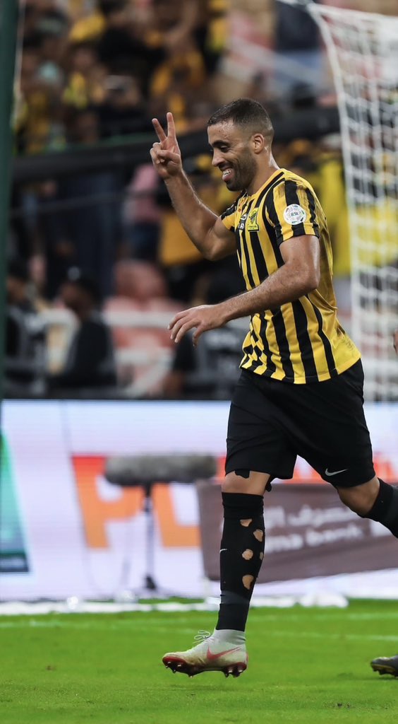 majed_al7arthy1's tweet photo. #حمدالله_شكرا_لاتكفيك

والله انك اكبر من الادارة وبعض الجمهور التافه .. بطل الدوري والسوبر وهدافهما .. شكراً يا اسطورة شكرا يا ظاهرة 💛 @Hamedallah_9 https://t.co/cMr371plN2