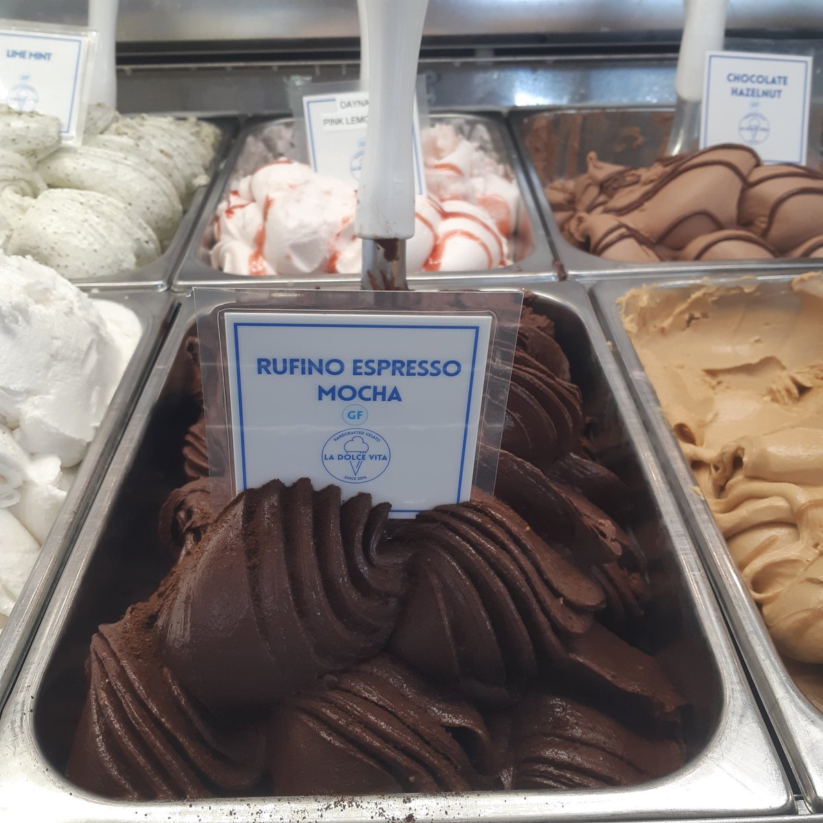 Took a leisurely drive to Downtown Oakville for exceptional gelato. Look at this combo!!! Rufino espresso mocha and Niagara Peach Cobbler.  #niagrapeaches #gelato #downtownoakville
