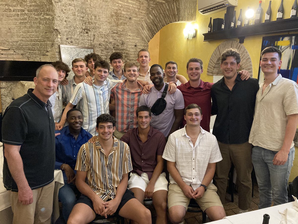 Team dinner in Italy! Food is fantastic!  ⁦<a href="/DSUBulldogs/">DeSales Athletics</a>⁩ #BulldogsInRome