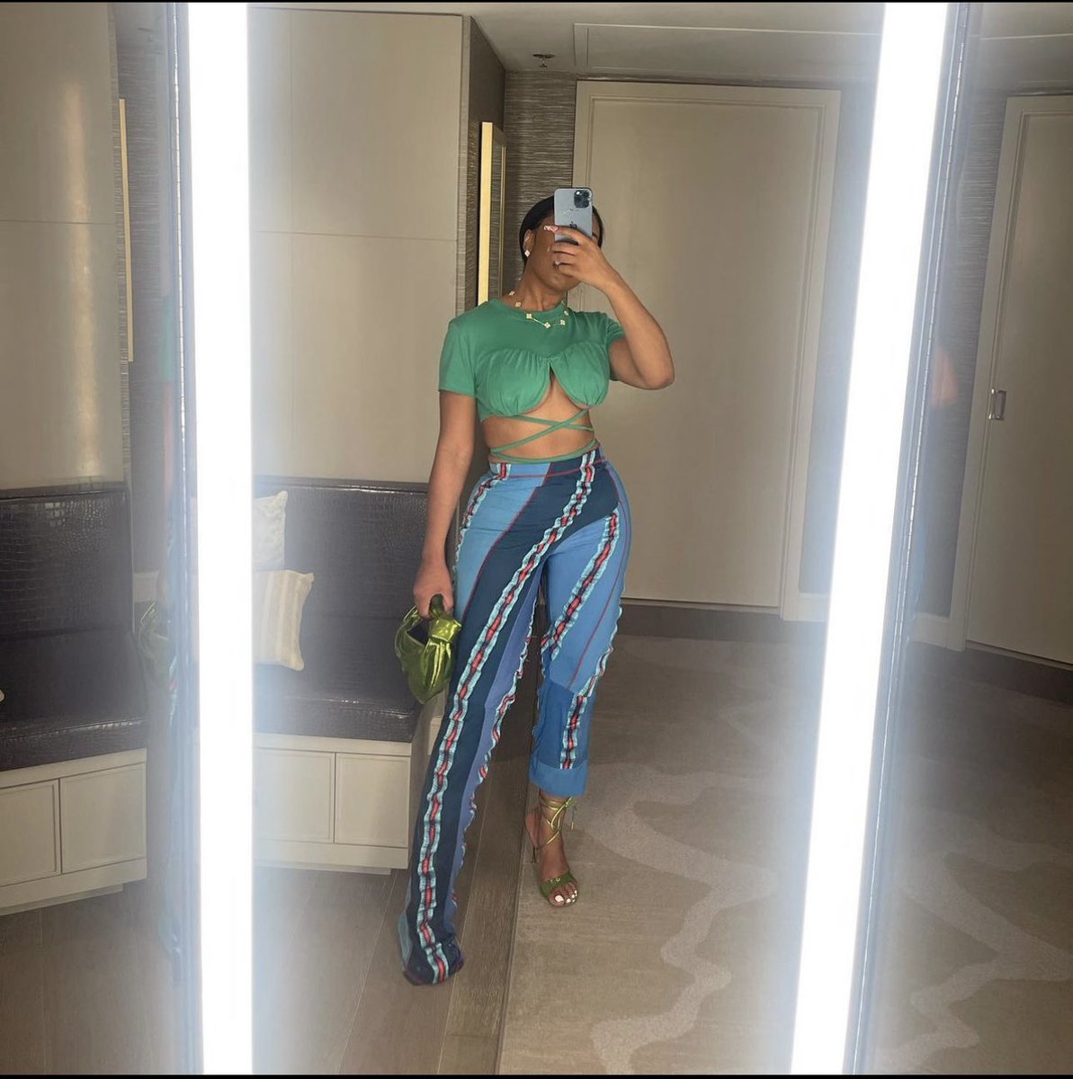 YungMiami305's tweet image. 🤳