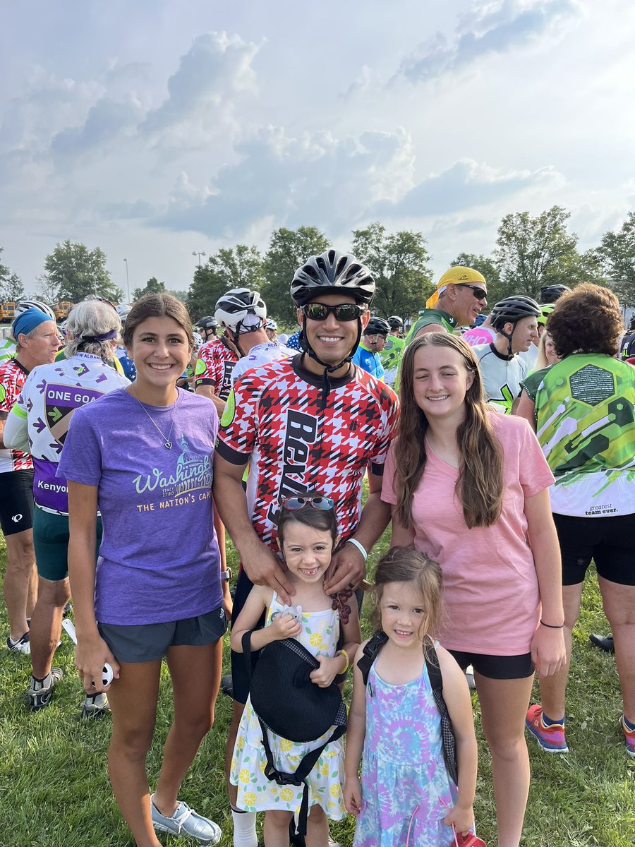 BHGirlsSoc's tweet photo. Today the girls came came out to support Coach Thai Trinh in his 100 mile ride in @Pelotonia. He will ride another 37 miles tomorrow to support cancer research. Way to go coach! @hartleyhawks https://t.co/kHnGv1AdO8