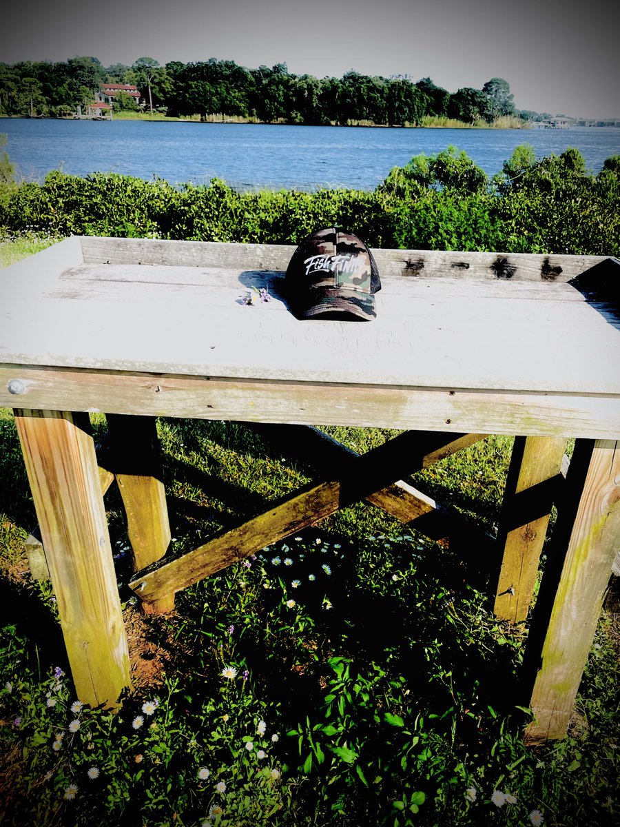 Can’t beat that view! 😎

#newlids #lids #instahats #nature #trendy #outdoors #camo #fashion #hats #love #fishing #itsalifestyle #livethebrand