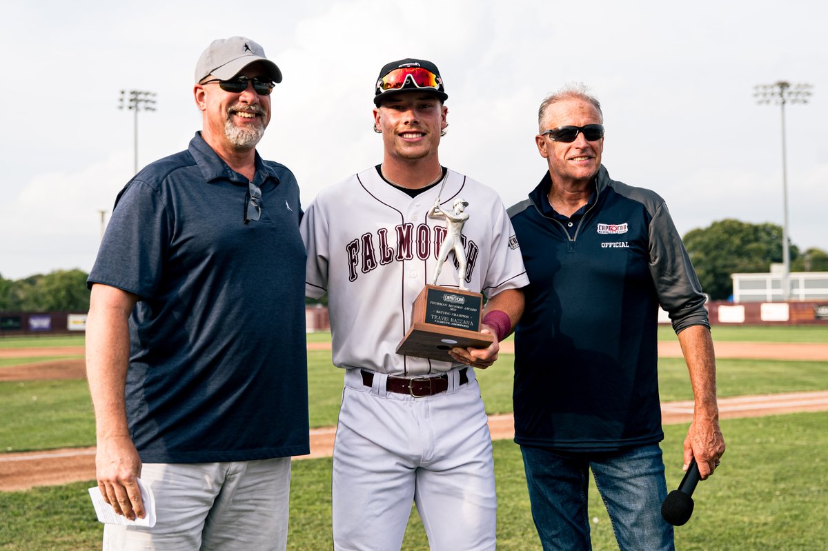 FalCommodores's tweet photo. Bringin' home some hardware 🏆

#RollDores | @FalCommodores https://t.co/6zR5WGwy1t
