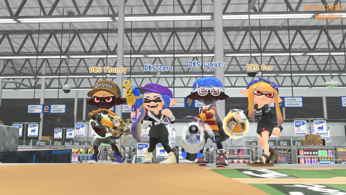 Going under "DK SUMMIT" , Crush Soda qualified for the SWC World Championship!! We will do our best to represent North America in this upcoming event. GGs to everyone we faced!
Roster:
<a href="/cs_thunder5/">Thunder</a> - Splash/Zap
<a href="/gosgosu/">Gos</a> - Naut/Vslosh/Tri
<a href="/Wave_3K/">Wave🌊</a> - Char/BP
<a href="/_Zeroto_/">Zero</a> - SHOT GOD