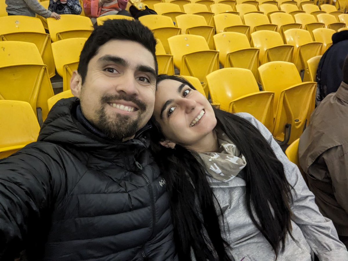iamdanisaurio's tweet photo. #DisneyOnIce https://t.co/krGJMFSoCh