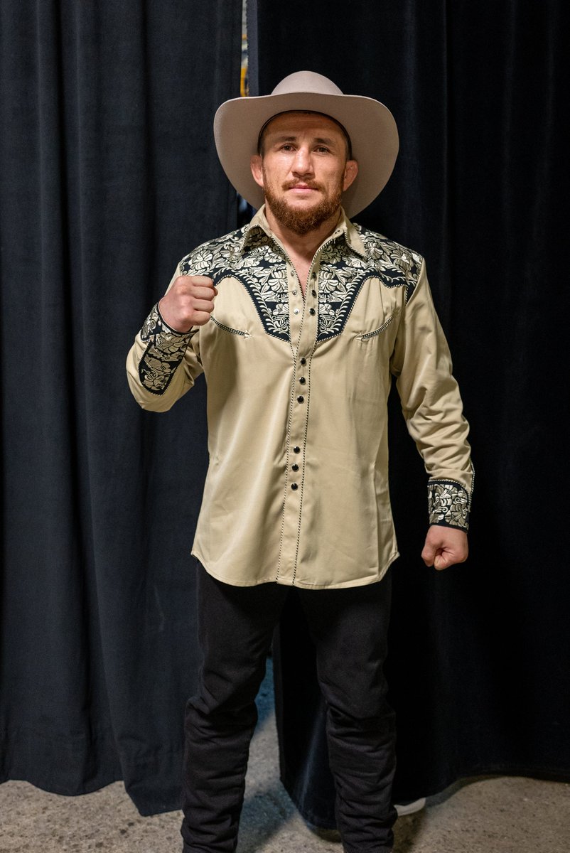 Came through drippin' 🤠 #UFCNashville