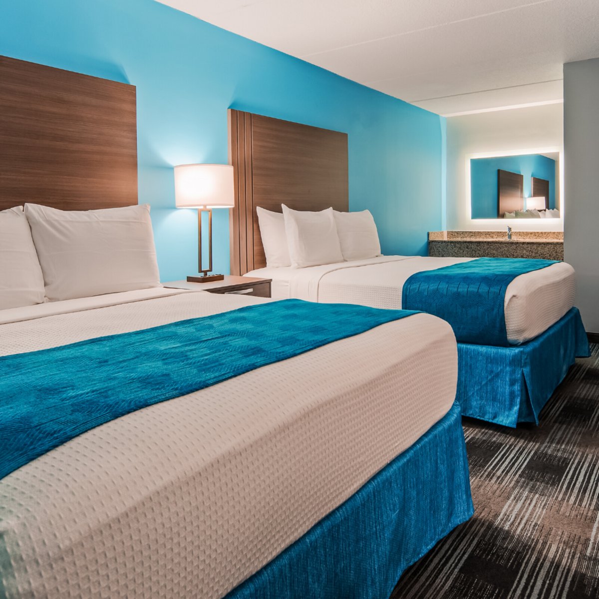 SureStayJax's tweet image. Stay relaxed till the very end! Enjoy our hotel's hassle-free late check out option, giving you extra time to unwind and make the most of your stay. Book now and savor every moment! #HotelPerks #LateCheckOut #StayInStyle