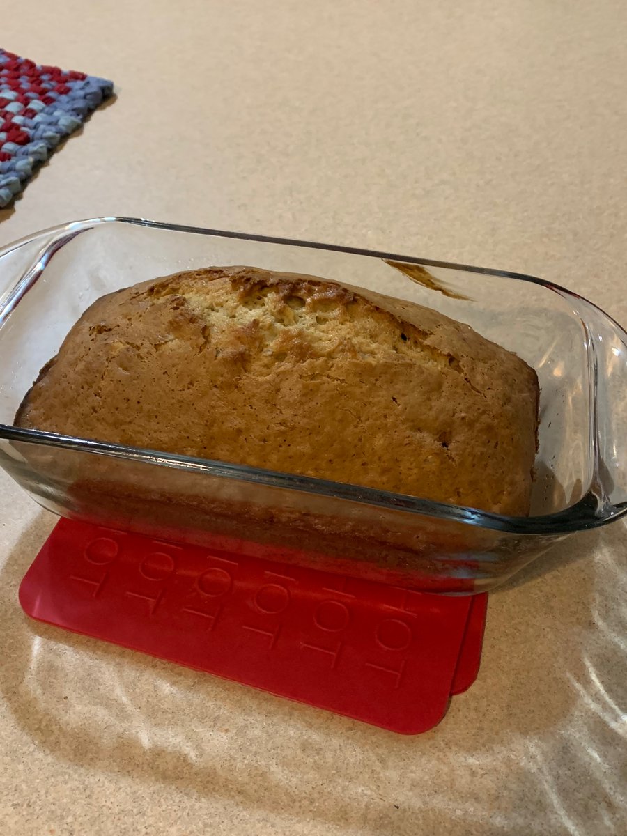 @ItsReeseRobbins This is the banana bread I made! Yours looks so good and has a great color 😊