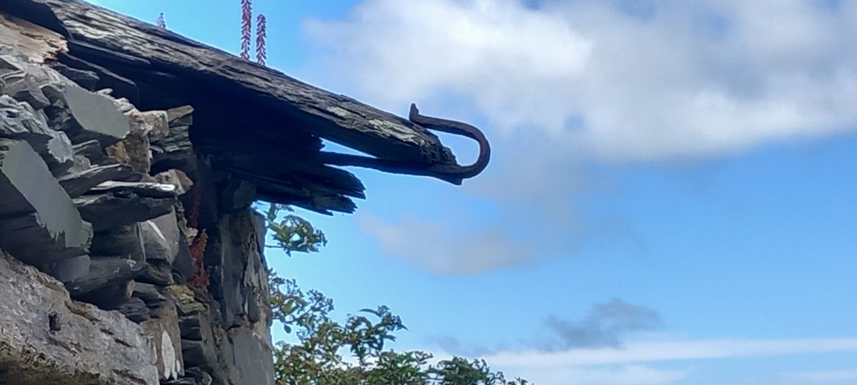 Beautiful use of slate in a recent farm building recording #slate #archaeology #NorthWales