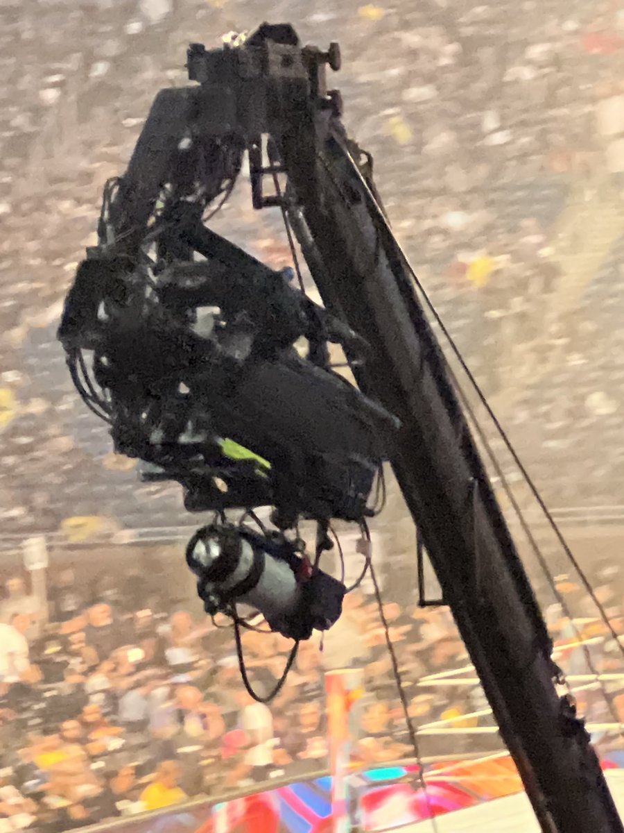 Sorgatron's tweet photo. Admiring the double cam setup on the jib swinging in front of us. Presume the smaller cam is for those sweet cinema shots. #summerslam #camerageek https://t.co/fSszkf1NdQ