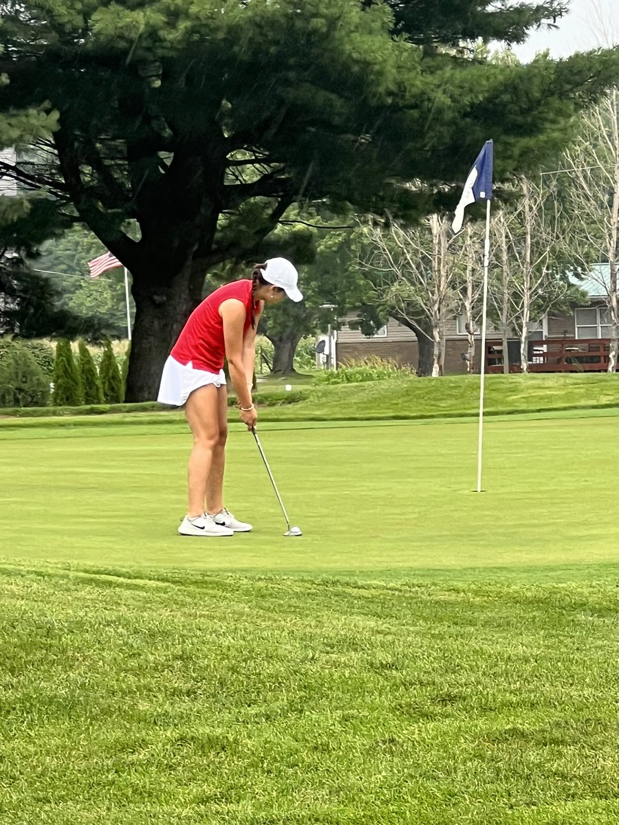 Rain out at the #TwinLakesInvite after about 8 holes unfortunately. The girls were playing some pretty good golf ⛳️⛈️☔️ Hopefully keep the momentum going next week 👍🏻 #werrossville #varsitygolf <a href="/indianahsgolf/">Indiana HS Golf</a> <a href="/RHSHornetsAthl/">RossvilleAthletics</a> #keepitgoing