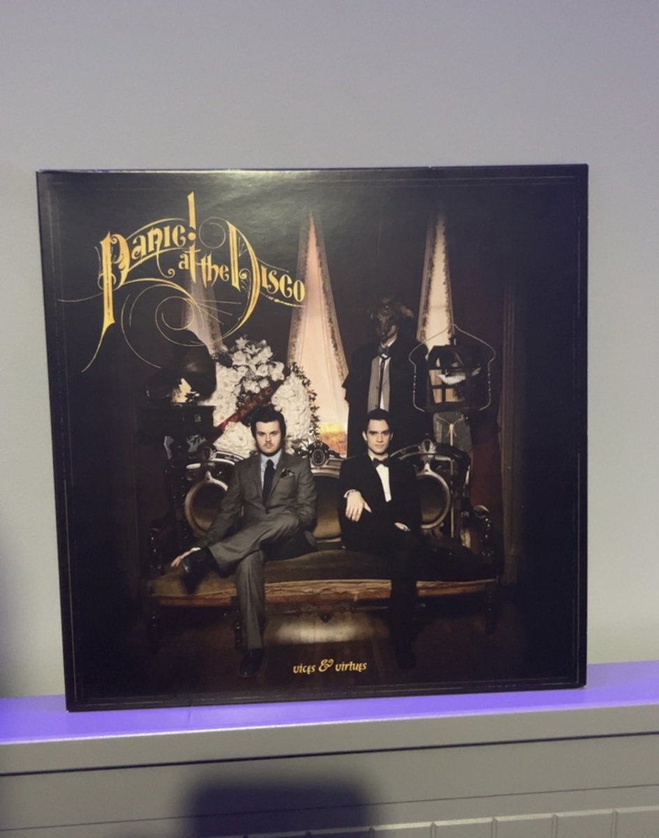 imreadytoleap's tweet image. i finally have it, now i have completed my collection of all of panic!’s albums on vinyl 🥹
best £5 ever spent &amp;lt;3