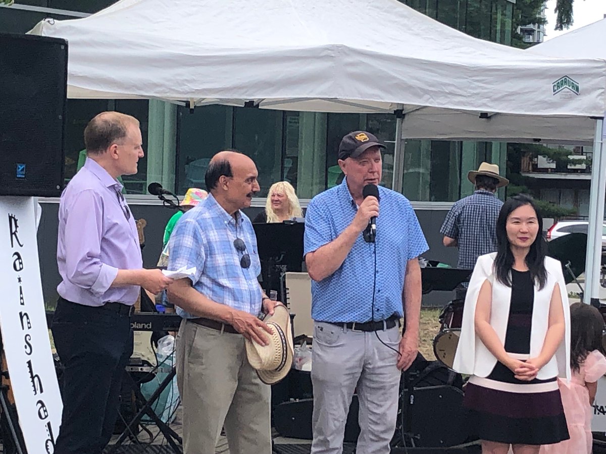 Thank you <a href="/MPJulian/">Peter Julian 🇨🇦</a> and <a href="/rajchouhan/">Raj Chouhan</a> for including <a href="/MOSAICBC/">MOSAIC</a> in your summer BBQ event. Great gathering of the diverse Burnaby Edmonds community!