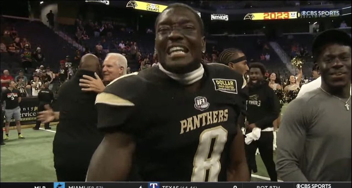 JustinAaronUH91's tweet photo. Keep smiling bro. You just won a championship! So proud of you @J_ocho8 https://t.co/aeHpzbhM64