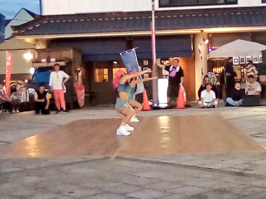 charara0124's tweet photo. UNITY dance group 8月5日
山陰ダンスライブ カラコロ広場
セクシーキュートな姉妹 以前から推してます♪成長しました よく動きます~もっといいカメラが必要ですFantastic !
#UNITYdancegroup #UNITY
#山陰ダンスライブ #カラコロ広場 https://t.co/OuoByOExZr