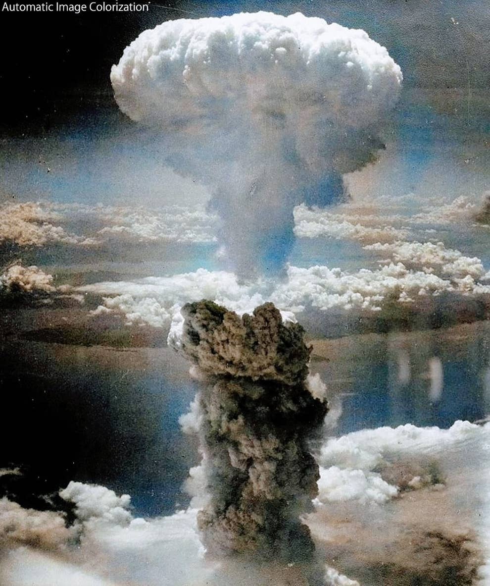 bianconoce's tweet photo. ＜広島「原爆の日」＞

あの日から７８年

「軍備増強」へとひた走る「自公政権」

「世代」が入れ替わり

戦争・原爆が「体験」から「想像」になった今

「専守防衛」と「不戦の誓い」を もう一度 心に刻みたい

黙祷 https://t.co/3ojETNcY1x